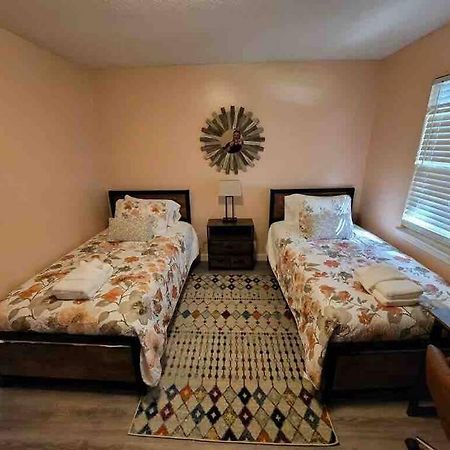 Elegant 2-Bedroom Pet-Friendly Villa W 2 Parking Spaces هيلتون رئيس جزيرة المظهر الخارجي الصورة