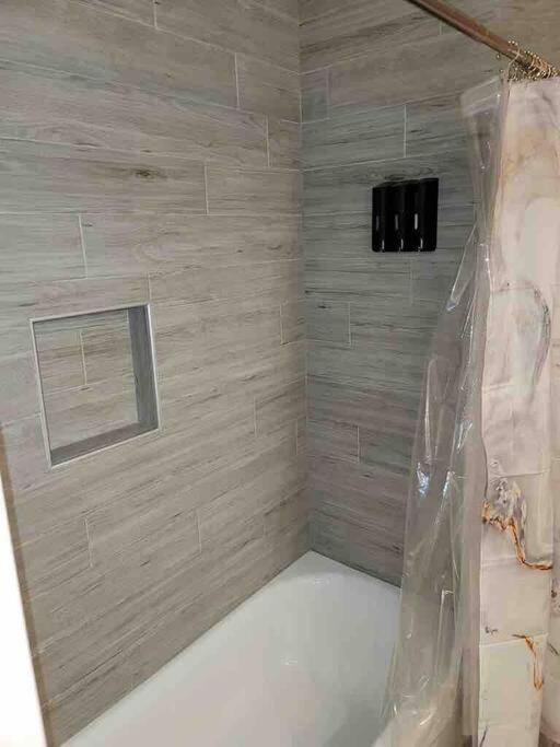 Elegant 2-Bedroom Pet-Friendly Villa W 2 Parking Spaces هيلتون رئيس جزيرة المظهر الخارجي الصورة