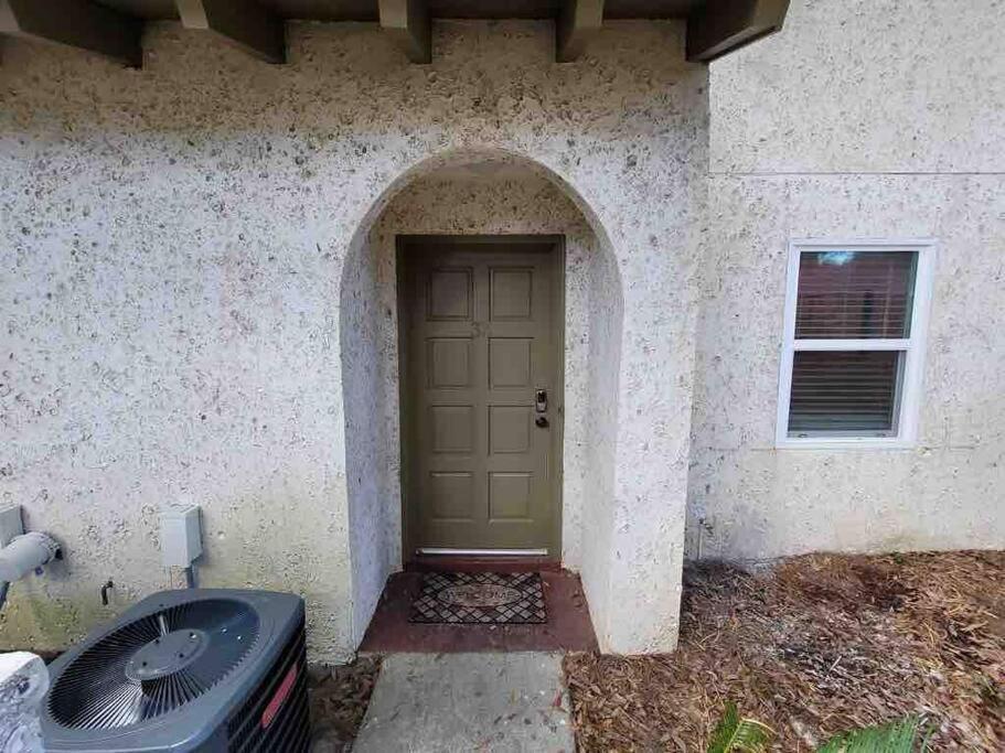 Elegant 2-Bedroom Pet-Friendly Villa W 2 Parking Spaces هيلتون رئيس جزيرة المظهر الخارجي الصورة