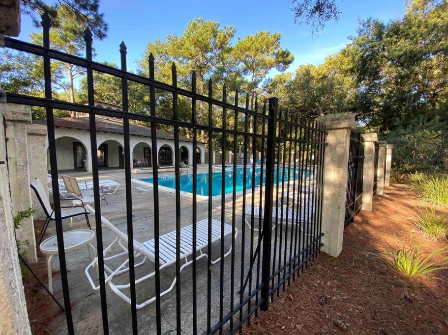 Elegant 2-Bedroom Pet-Friendly Villa W 2 Parking Spaces هيلتون رئيس جزيرة المظهر الخارجي الصورة