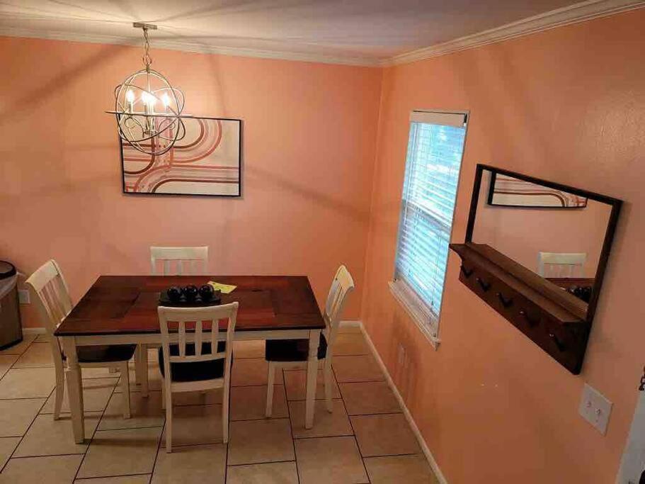 Elegant 2-Bedroom Pet-Friendly Villa W 2 Parking Spaces هيلتون رئيس جزيرة المظهر الخارجي الصورة
