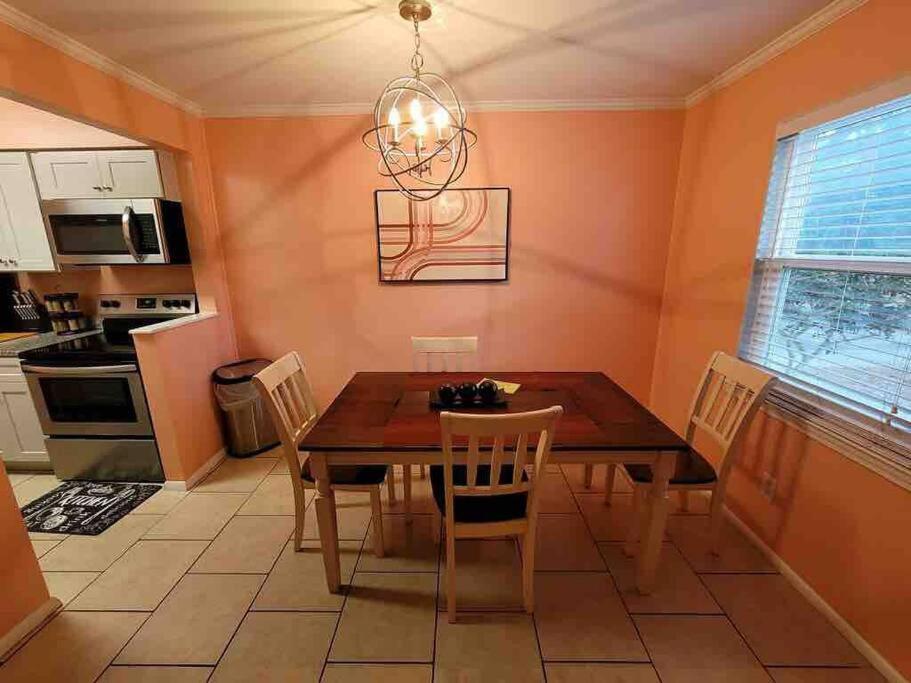 Elegant 2-Bedroom Pet-Friendly Villa W 2 Parking Spaces هيلتون رئيس جزيرة المظهر الخارجي الصورة