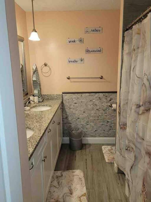 Elegant 2-Bedroom Pet-Friendly Villa W 2 Parking Spaces هيلتون رئيس جزيرة المظهر الخارجي الصورة