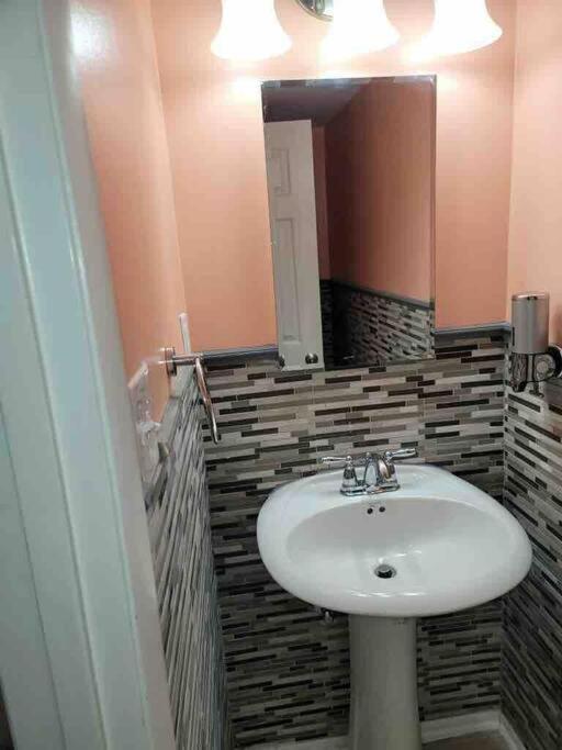 Elegant 2-Bedroom Pet-Friendly Villa W 2 Parking Spaces هيلتون رئيس جزيرة المظهر الخارجي الصورة
