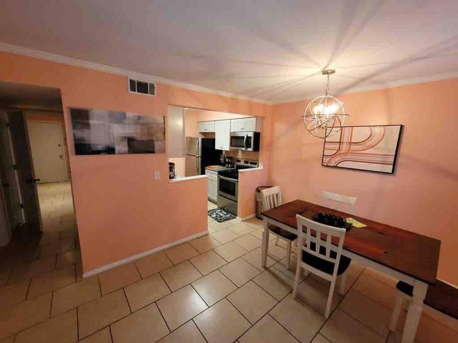 Elegant 2-Bedroom Pet-Friendly Villa W 2 Parking Spaces هيلتون رئيس جزيرة المظهر الخارجي الصورة